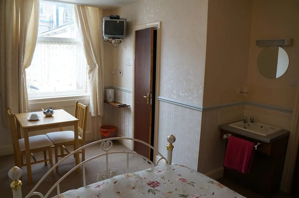 *** Guest house The Captain Guesthouse Scarborough United Kingdom